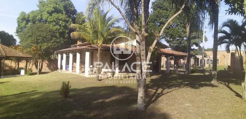 Chácara à venda com 2 quartos, 278m² - Foto 8