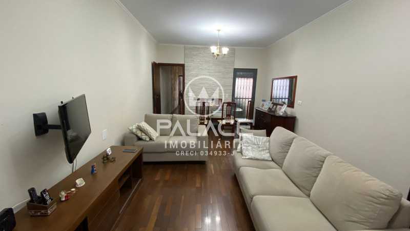 Casa à venda com 3 quartos, 125m² - Foto 1