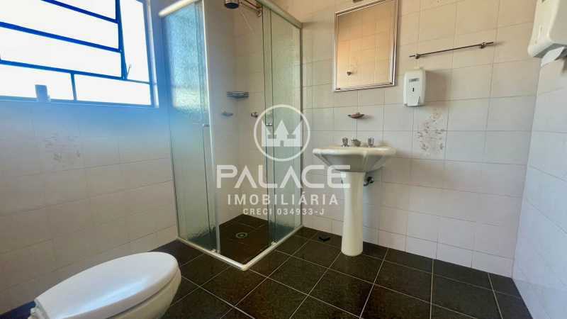 Casa para alugar com 3 quartos, 385m² - Foto 9