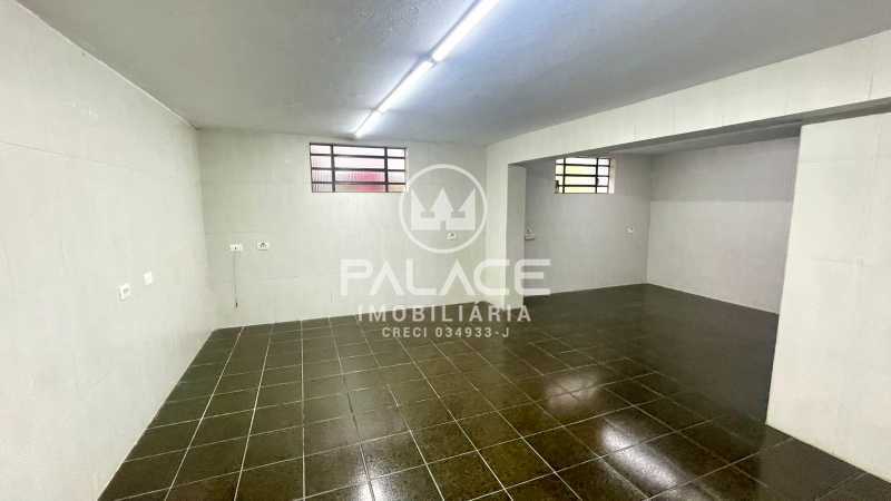 Casa para alugar com 3 quartos, 385m² - Foto 19
