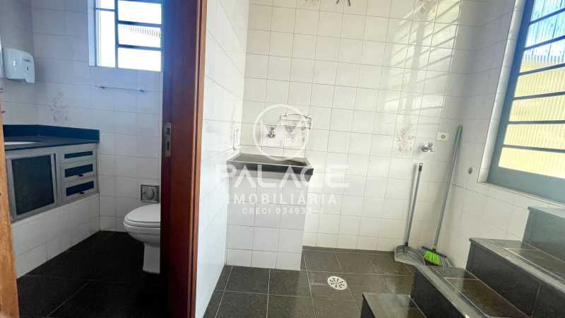 Casa para alugar com 3 quartos, 385m² - Foto 27