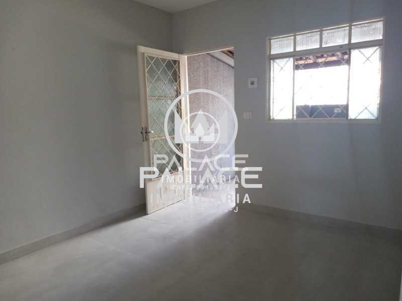 Casa à venda com 2 quartos, 250m² - Foto 8