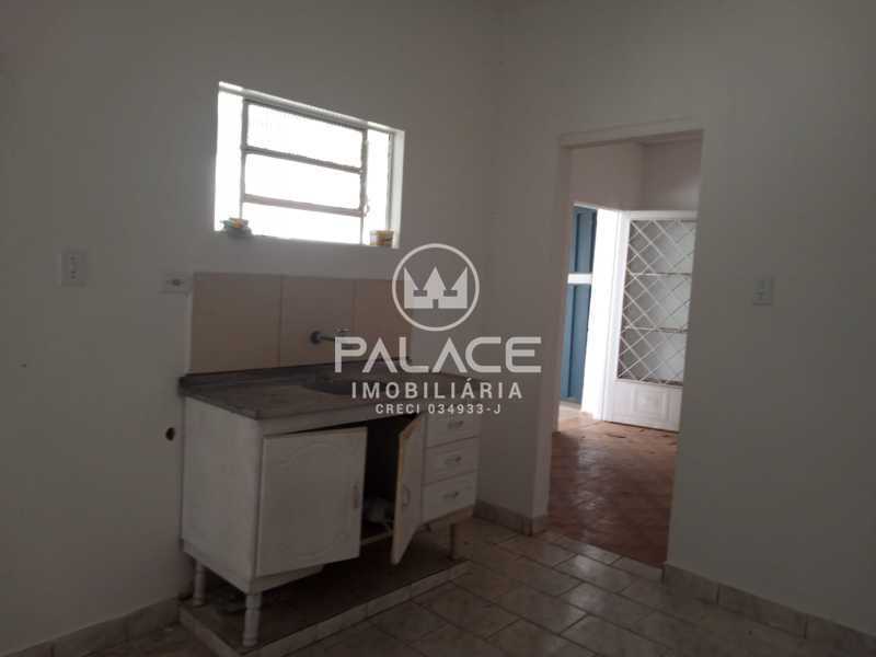 Casa à venda com 2 quartos, 250m² - Foto 14