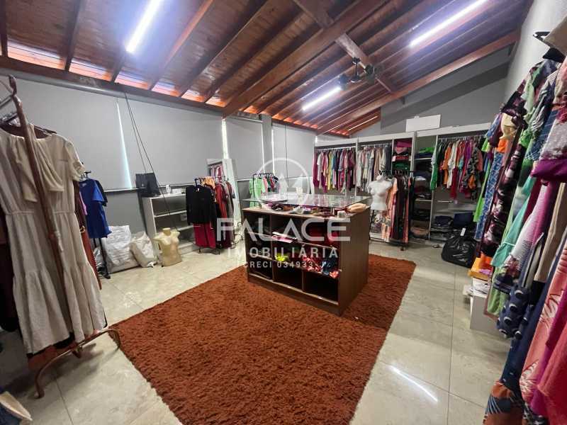 Casa à venda e aluguel com 3 quartos, 300m² - Foto 9