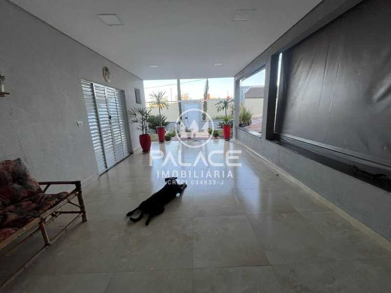Casa à venda e aluguel com 3 quartos, 300m² - Foto 3