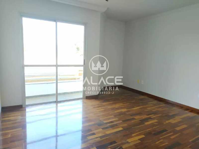 Apartamento à venda com 3 quartos, 100m² - Foto 1