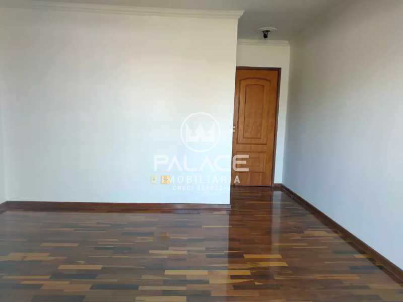Apartamento à venda com 3 quartos, 100m² - Foto 2