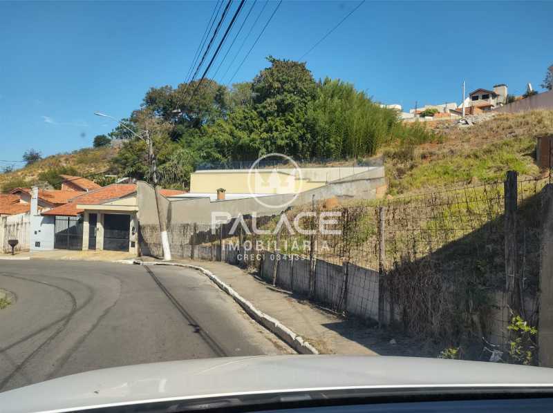 Terreno à venda, 200m² - Foto 1