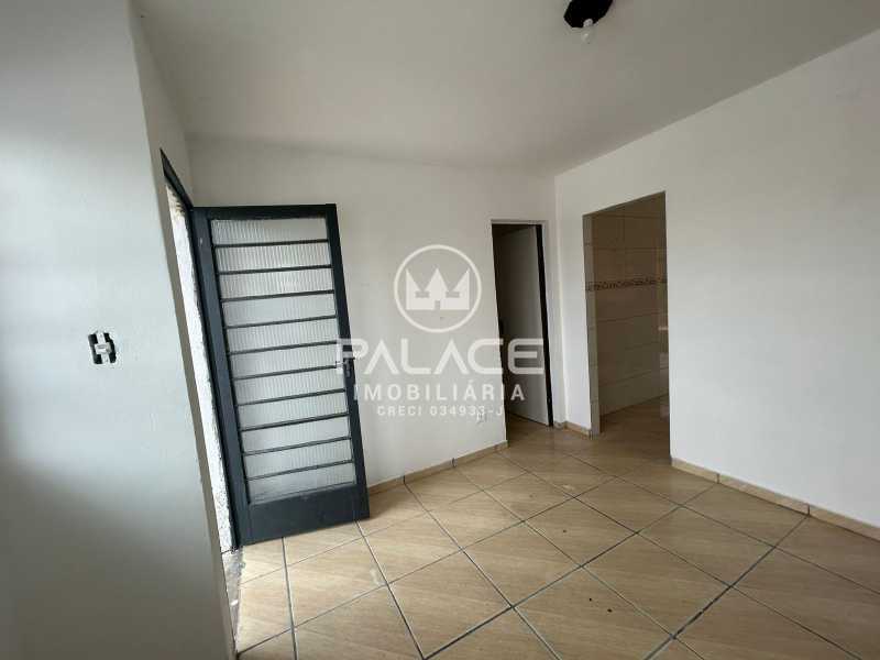 Casa para alugar com 3 quartos, 38m² - Foto 2