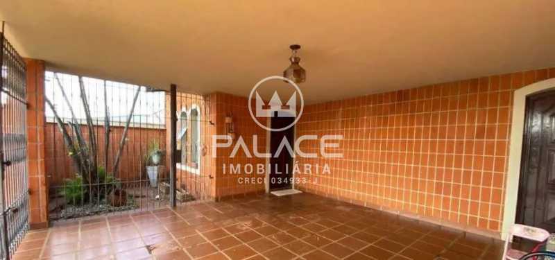 Casa à venda com 5 quartos, 233m² - Foto 1