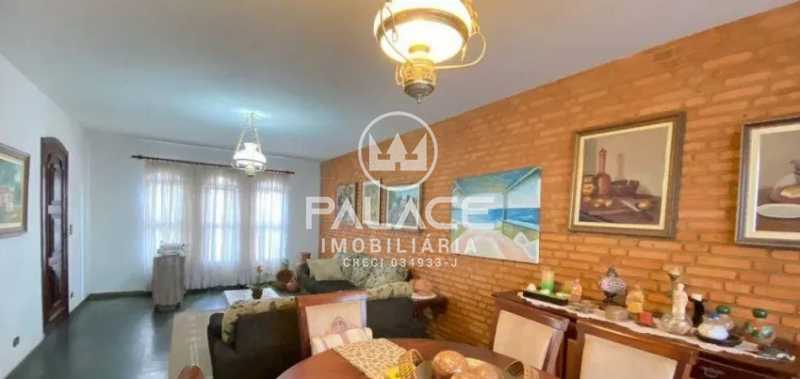 Casa à venda com 5 quartos, 233m² - Foto 3