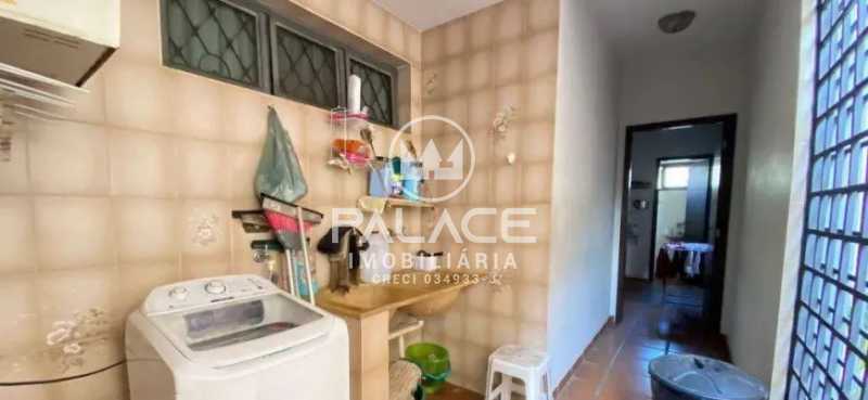 Casa à venda com 5 quartos, 233m² - Foto 14