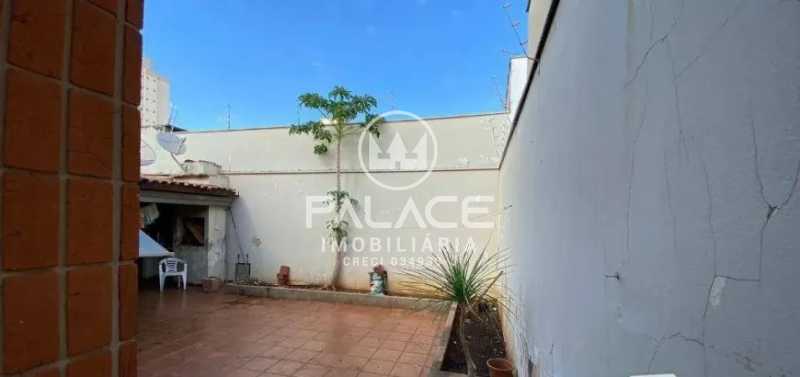 Casa à venda com 5 quartos, 233m² - Foto 16