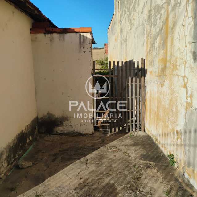 Casa à venda com 2 quartos, 71m² - Foto 12