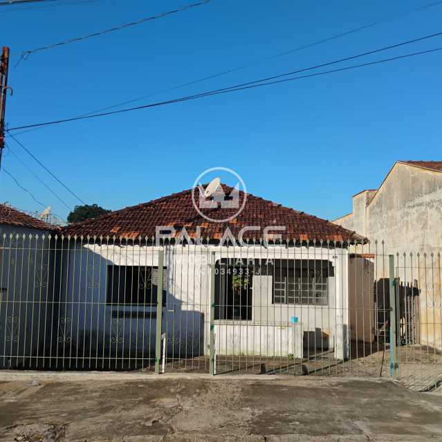 Casa à venda com 2 quartos, 71m² - Foto 1