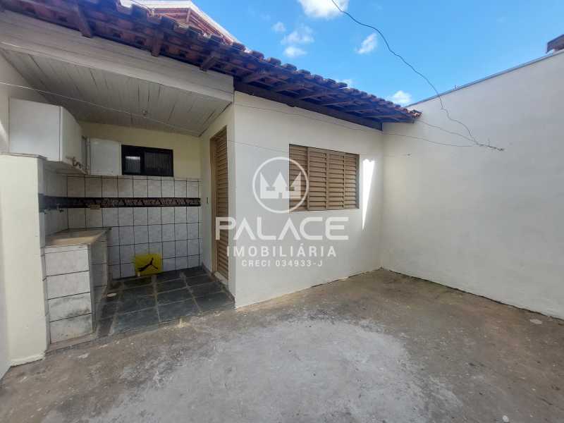 Casa para alugar com 2 quartos, 135m² - Foto 25