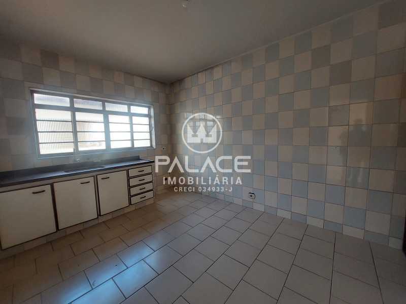 Casa para alugar com 2 quartos, 135m² - Foto 12