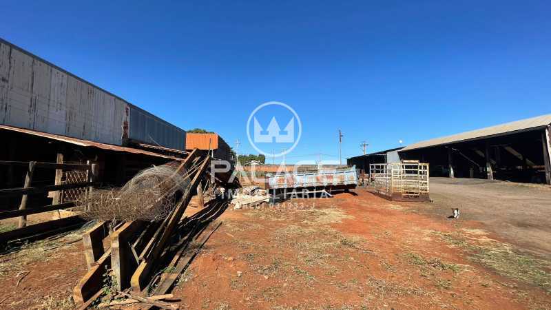 Sítio para alugar com 3 quartos, 12400m² - Foto 2