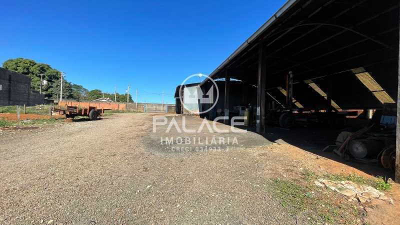 Sítio para alugar com 3 quartos, 12400m² - Foto 14