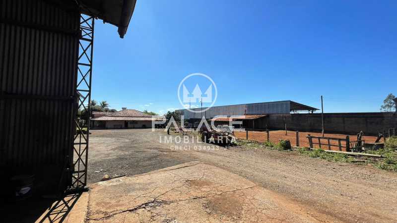 Sítio para alugar com 3 quartos, 12400m² - Foto 13