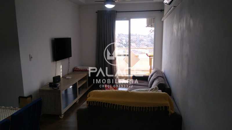 Apartamento à venda com 3 quartos, 78m² - Foto 2
