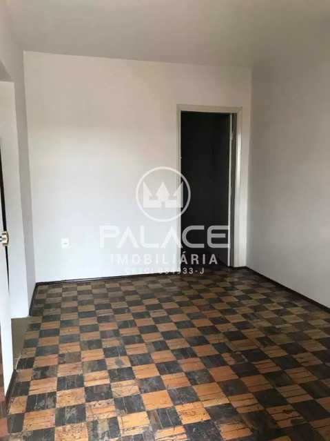 Casa à venda com 2 quartos, 70m² - Foto 1