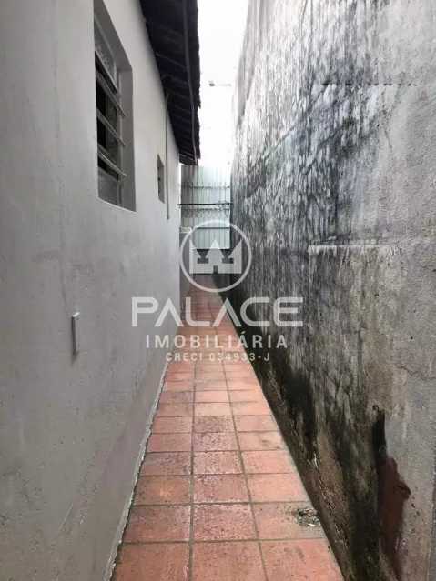 Casa à venda com 2 quartos, 70m² - Foto 8