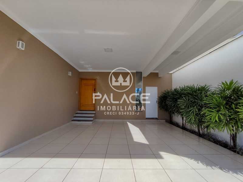 Casa de Condomínio para alugar com 3 quartos, 209m² - Foto 2
