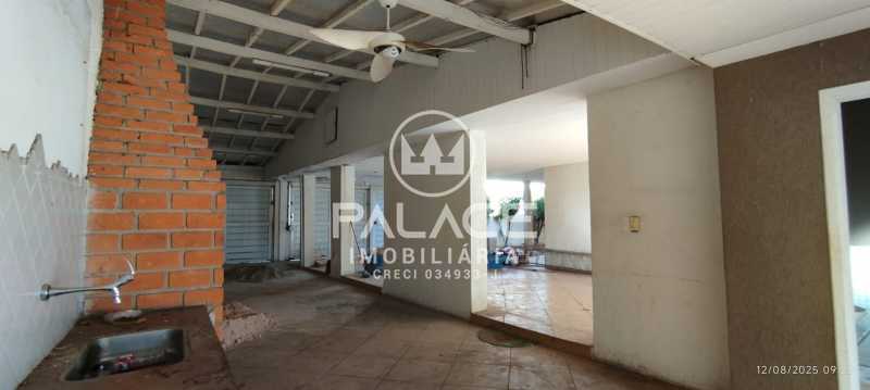 Casa para alugar com 4 quartos, 383m² - Foto 3