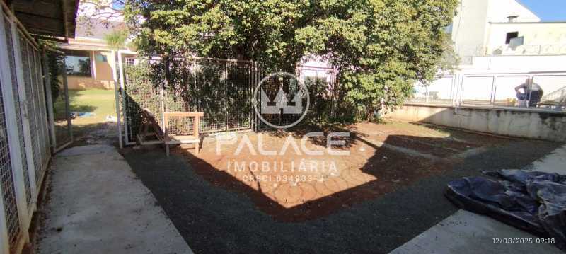 Casa para alugar com 4 quartos, 383m² - Foto 13