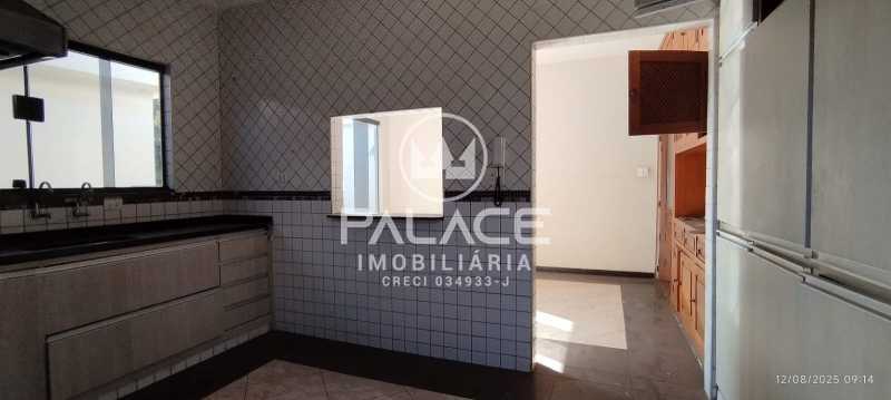 Casa para alugar com 4 quartos, 383m² - Foto 29
