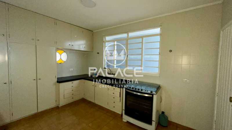 Casa para alugar com 3 quartos, 180m² - Foto 8