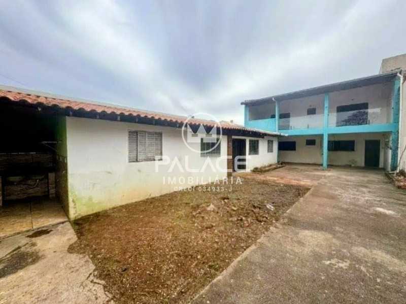 Casa para alugar com 4 quartos, 180m² - Foto 1