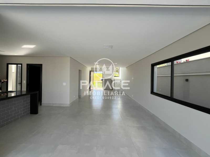 Casa de Condomínio para alugar com 3 quartos, 240m² - Foto 4