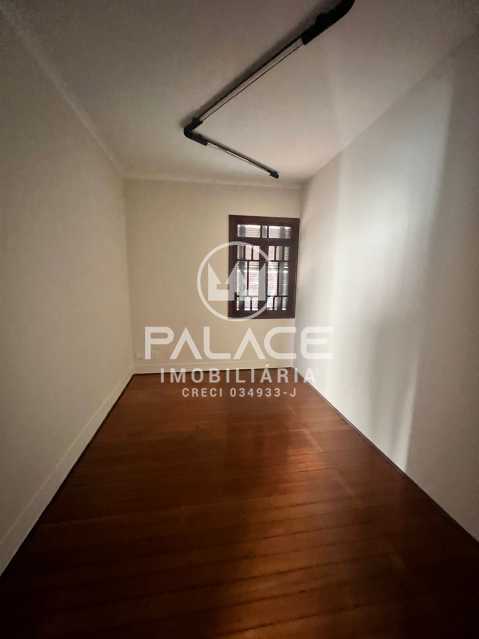 Casa Comercial para alugar com 10 quartos, 342m² - Foto 2