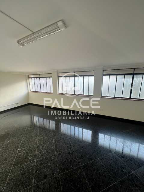 Casa Comercial para alugar com 10 quartos, 342m² - Foto 4