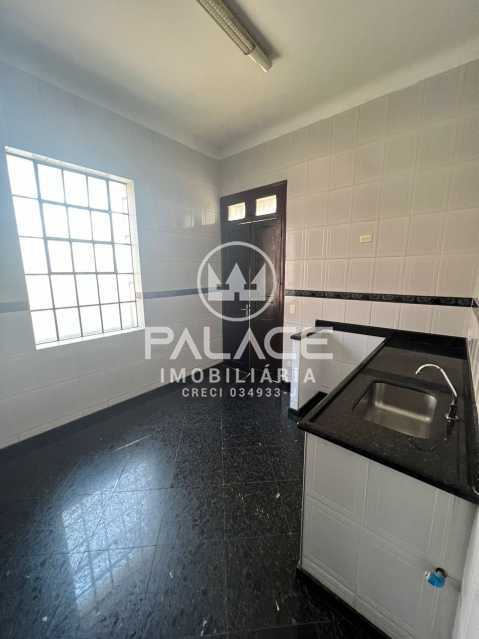 Casa Comercial para alugar com 10 quartos, 342m² - Foto 6