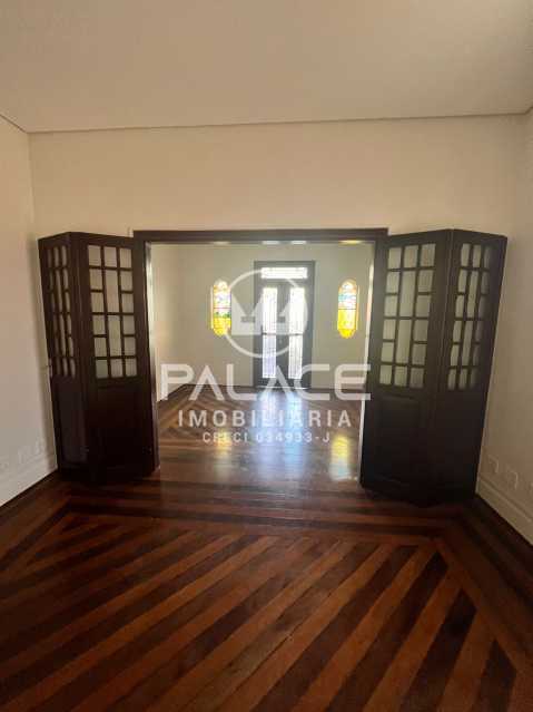 Casa Comercial para alugar com 10 quartos, 342m² - Foto 7
