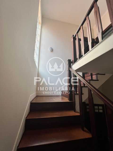 Casa Comercial para alugar com 10 quartos, 342m² - Foto 14