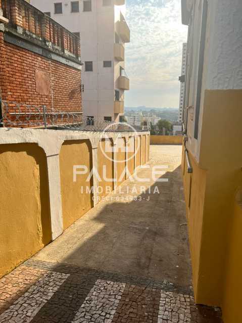 Casa Comercial para alugar com 10 quartos, 342m² - Foto 15