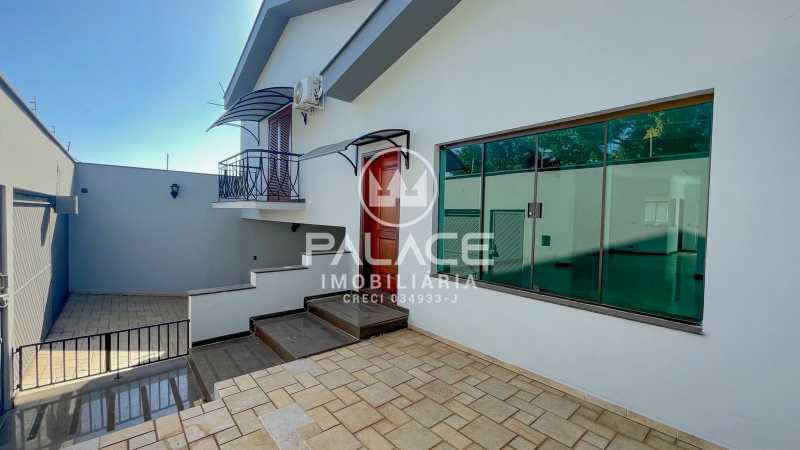 Casa para alugar com 4 quartos, 297m² - Foto 1
