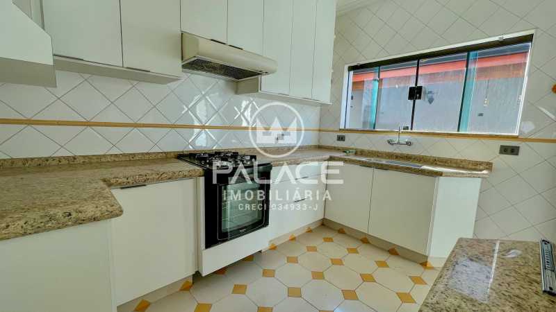 Casa para alugar com 4 quartos, 297m² - Foto 5
