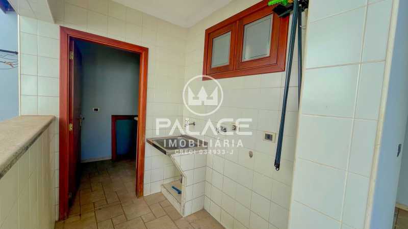 Casa para alugar com 4 quartos, 297m² - Foto 9