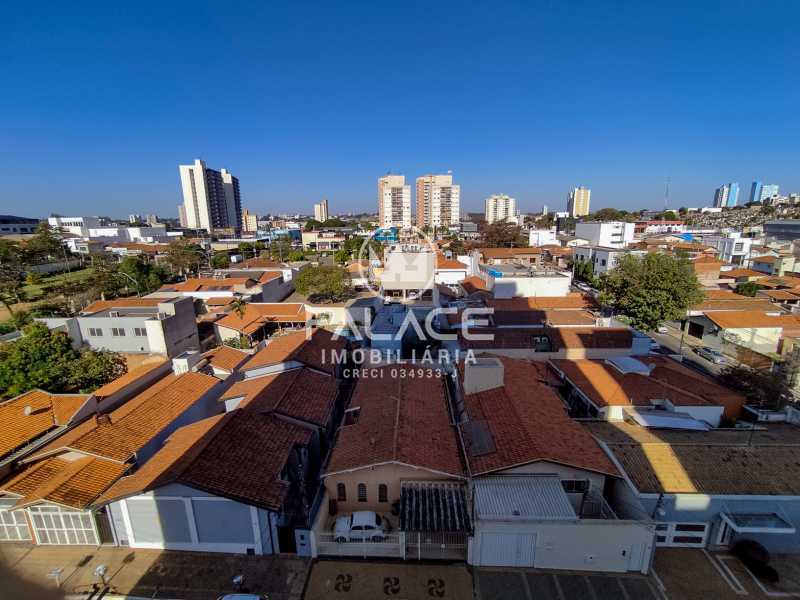 Apartamento para alugar com 2 quartos, 67m² - Foto 13