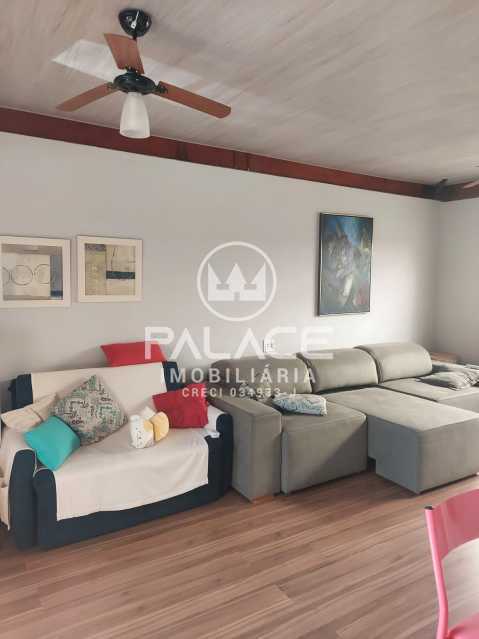 Casa à venda com 3 quartos, 142m² - Foto 1