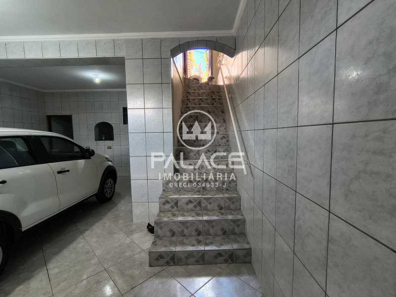 Casa à venda com 3 quartos, 146m² - Foto 1