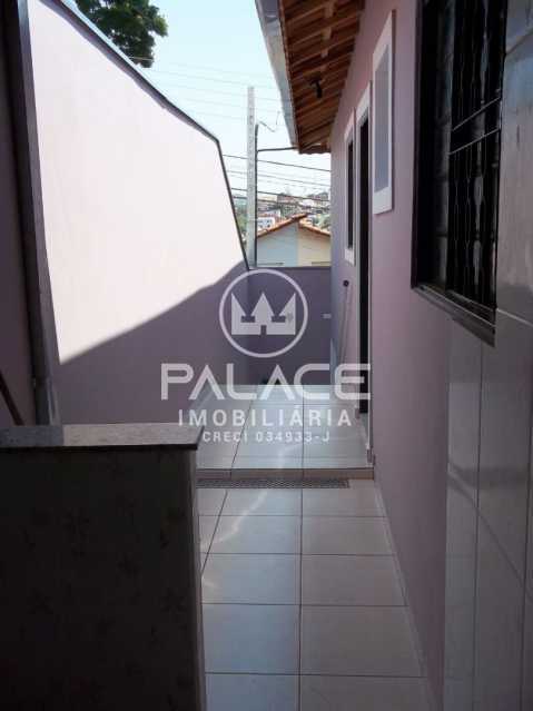 Casa à venda com 2 quartos, 280m² - Foto 2