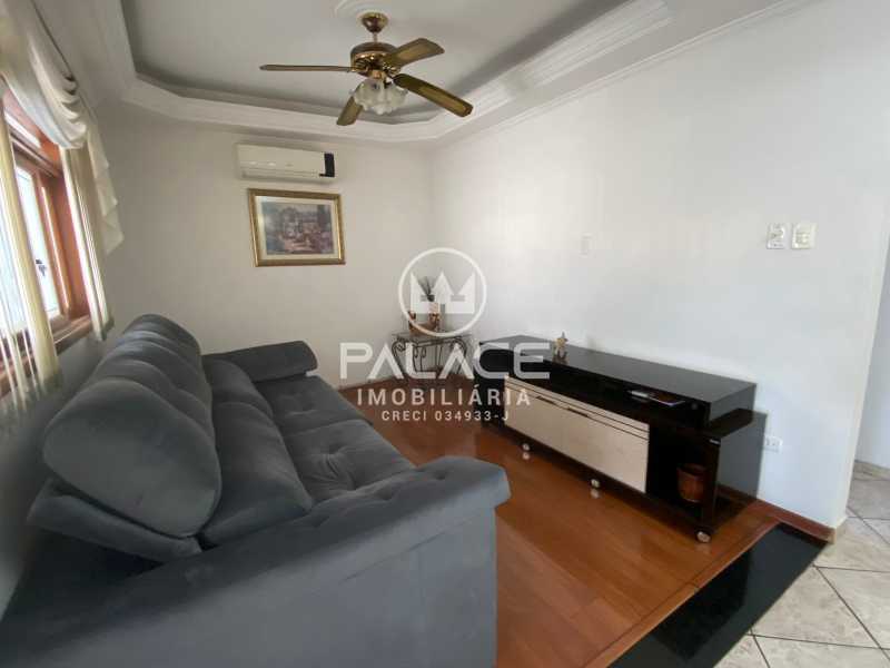 Casa à venda com 4 quartos, 166m² - Foto 1