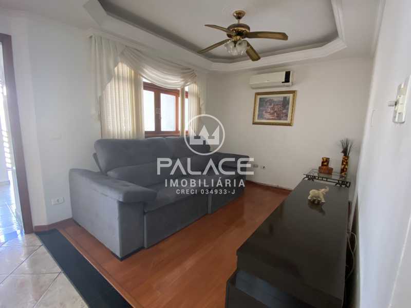 Casa à venda com 4 quartos, 166m² - Foto 2