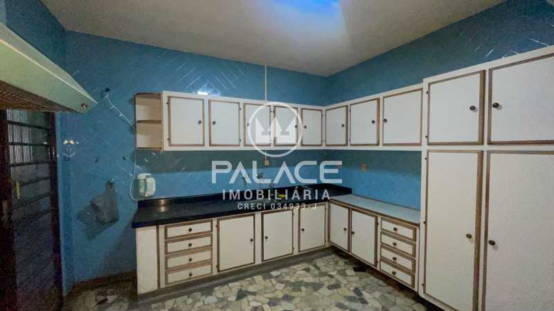 Casa para alugar com 4 quartos, 253m² - Foto 7